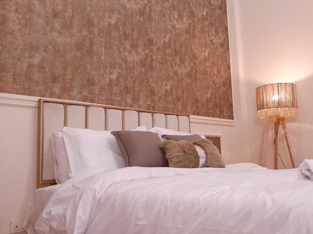 Royal Apartment In Talaat Harb Downtown Il Cairo Esterno foto