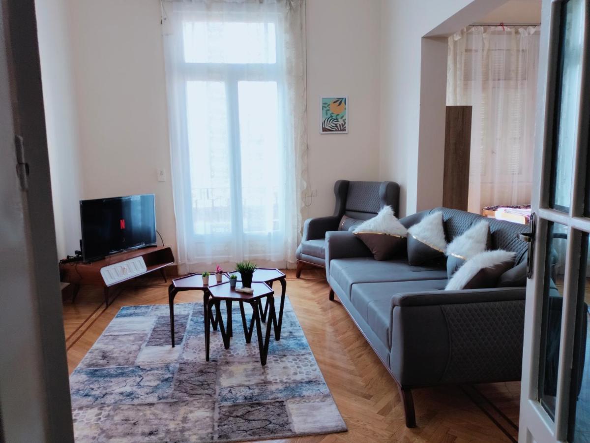 Royal Apartment In Talaat Harb Downtown Il Cairo Esterno foto
