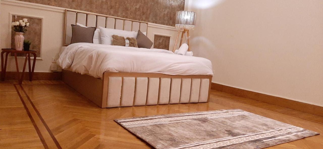 Royal Apartment In Talaat Harb Downtown Il Cairo Esterno foto